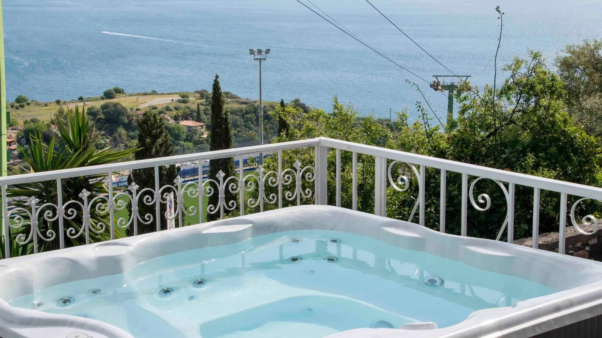 Dream View Suites 陶尔米纳