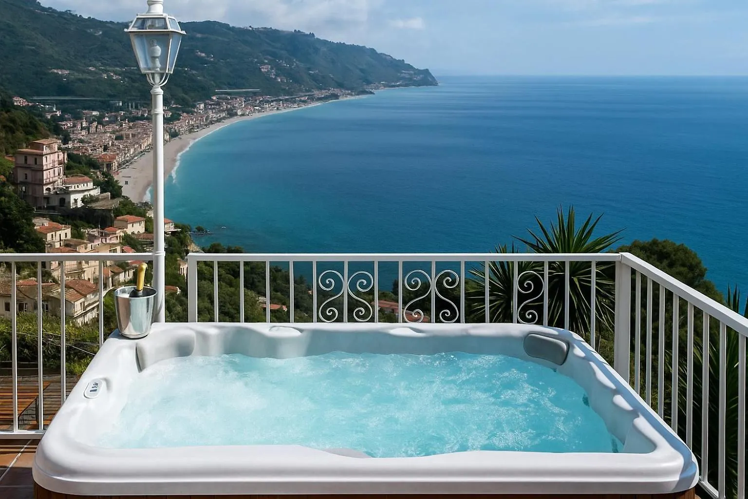 Dream View Suites Taormina location